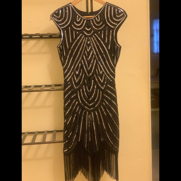 This dress is beautiful retro stying Size XS or S Black and silver beadwork - Picture 3 of 7